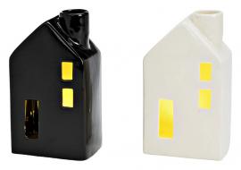 Dekoration Hus Porslin vit svart LED 2-pack (B/H/D) 8x14x6cm 3xLR44 ingår ej , hemmetshjarta.se