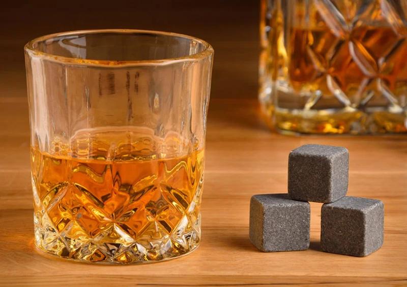 Luxury Whisky set i trlda 8 basaltstenar 1 pse 4 glas (B/H/D) 20x10x29cm , hemmetshjarta.se